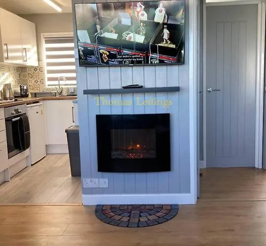 Cosy 2 Bed Chalet